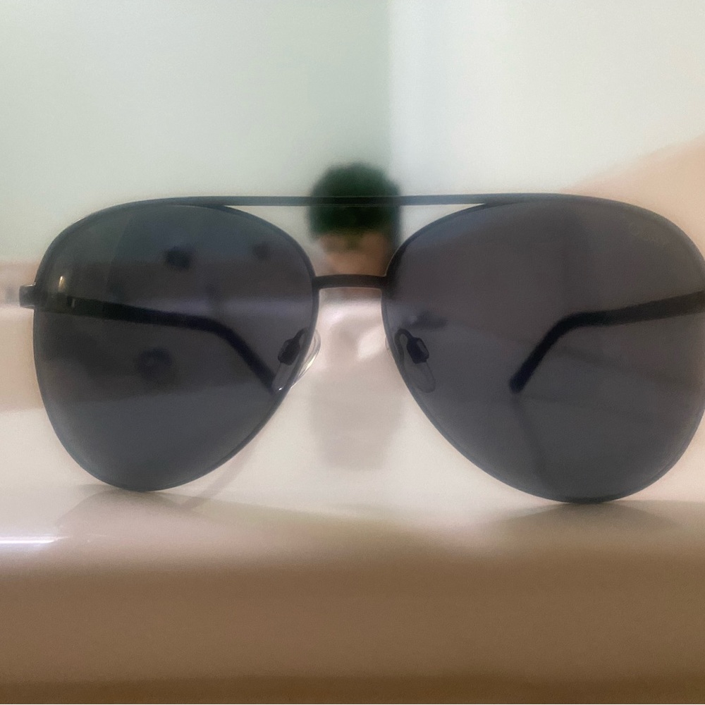 Quay Australia Sunglasses 🖤